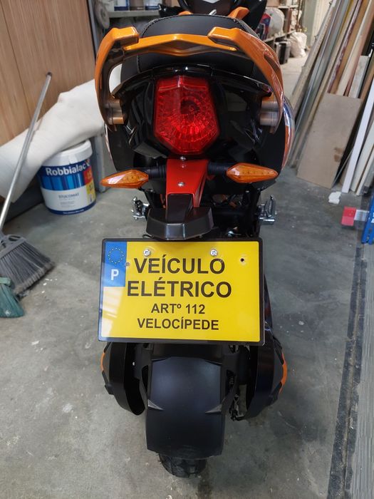 Scooter elétrica sem carta