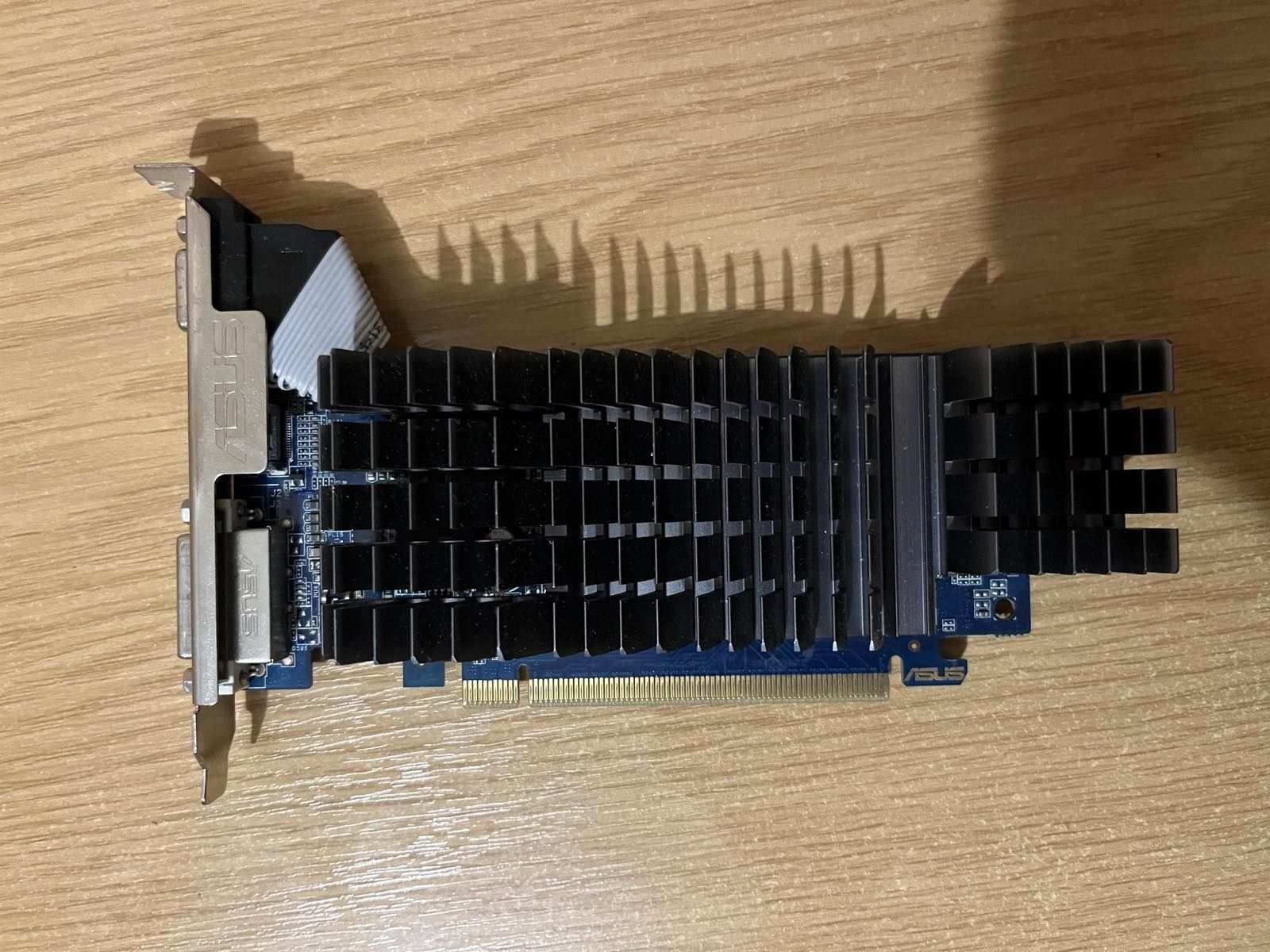 Видеокарта ASUS GeForce GT620 sl 2GB, 64bit, DDR3