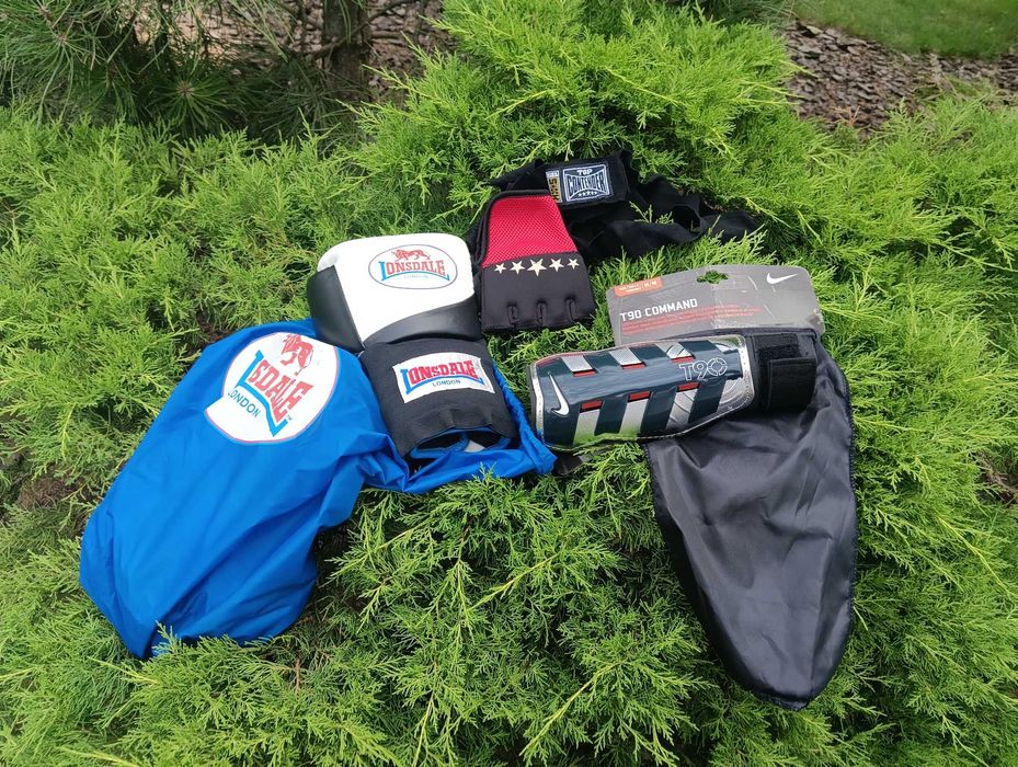 набор бокса: перчатки Lonsdale, Contender TOP, щитки NIKE T90 COMMAND