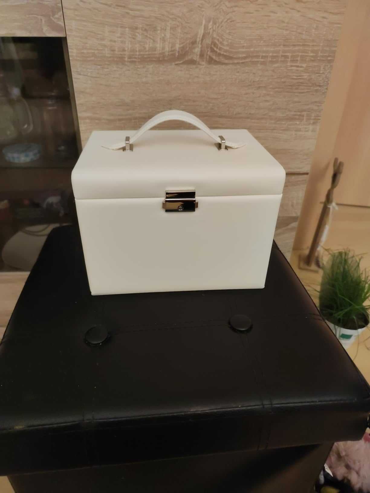 Duża szkatułka pojemny kuferek organizer na biżuterię biała