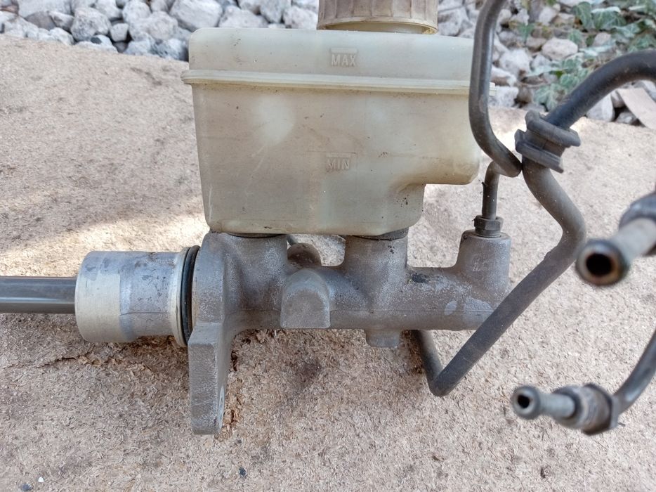 Циліндр гальмівний  головний BMW E39. 525