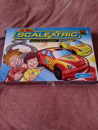 Игровой гоночный набор Scalextric .