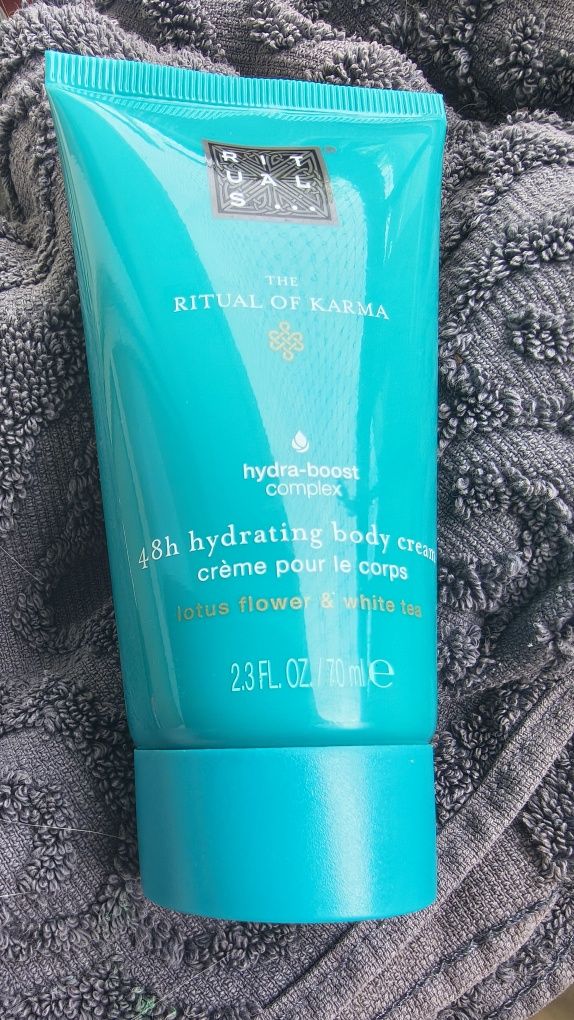 Odżywczy krem do ciała Rituals hydra boost complex