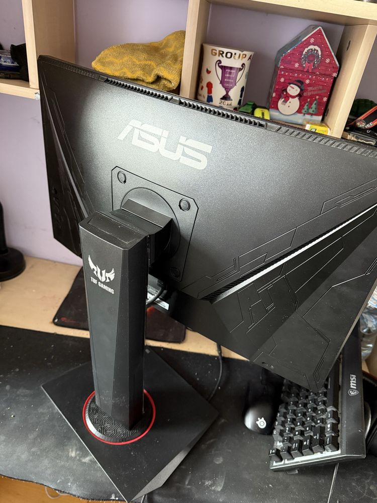 Komputer ASUS i ekran