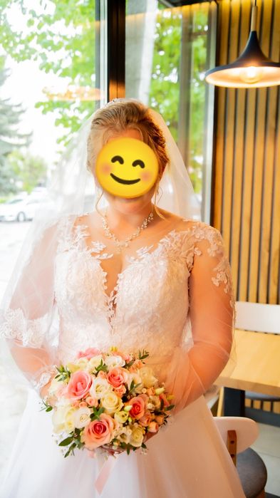 Весільна сукня та комплект на ранок нареченої