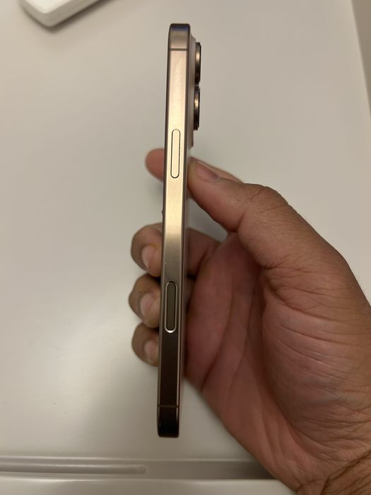 iPhone 16 pro max 256GB titanium desert