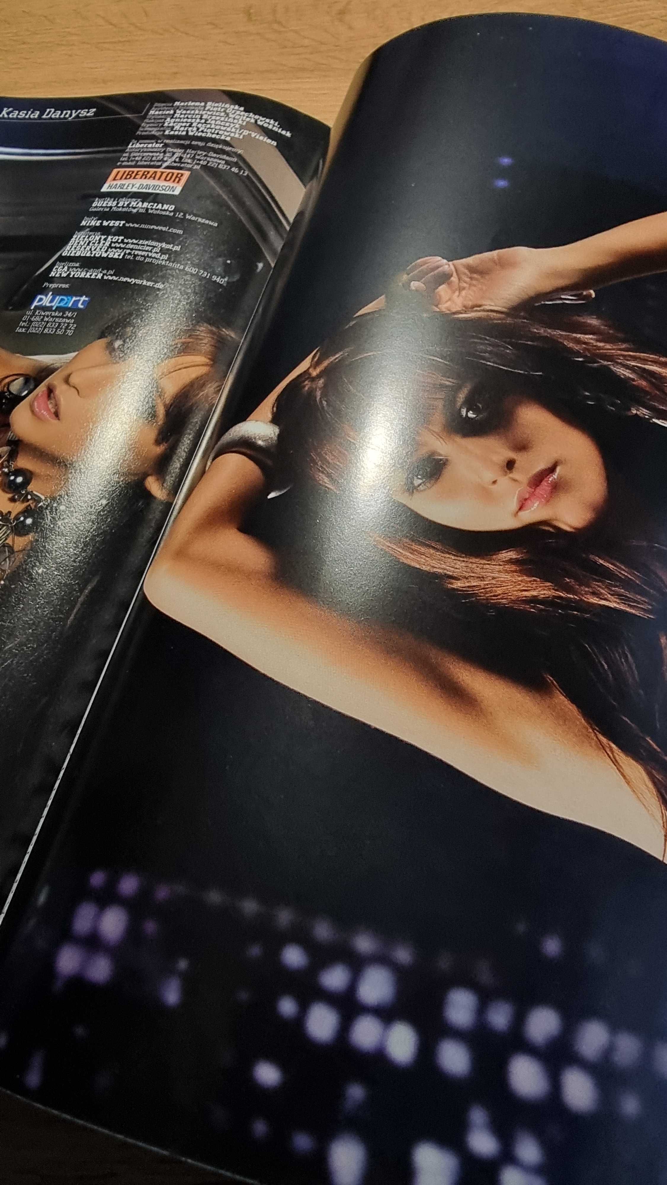 Playboy 11/2008 - Monika Mrozowska, Olga Kurylenko, Kasia Danysz