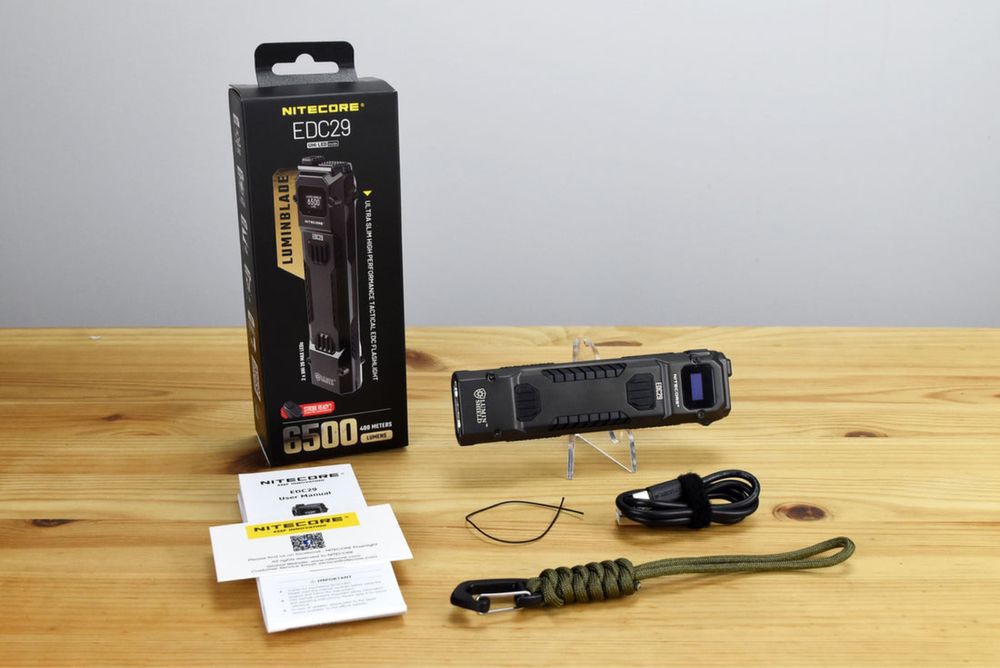 Nitecore EDC29 Надпотужний Кишеньковий Ліхтар (USB-C, OLED дисплей)