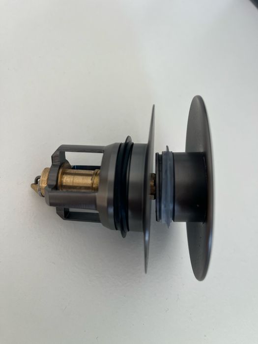 Tampa lavatório com botão