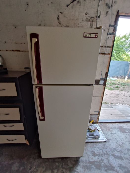 Продам холодильник ENIEM tar300d