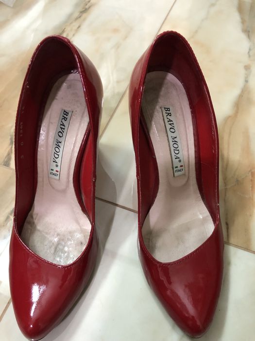 Туфлі жіночі червоного кольору