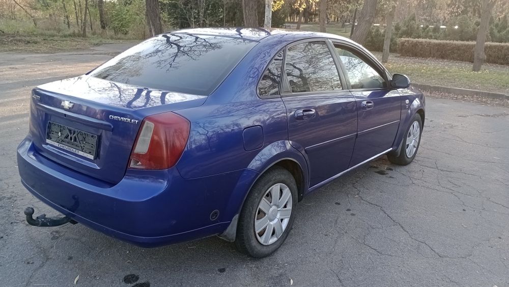 Шевро лачети 1.8 на газу с кондиционером