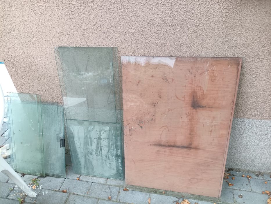 Szklo plus dwa lustra do oddania