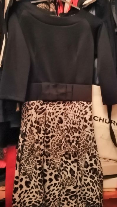 Lindíssimos vestidos de ótima qualidade e preço. Entrega em mão