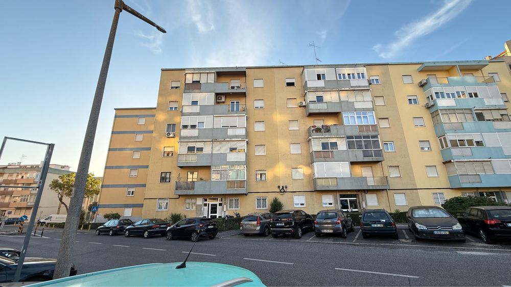 Apartamento T3 em Povoa de Santo Adriao Odivelas