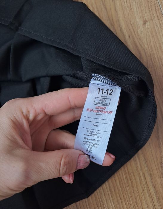 Черная юбка в школу 146/152 см