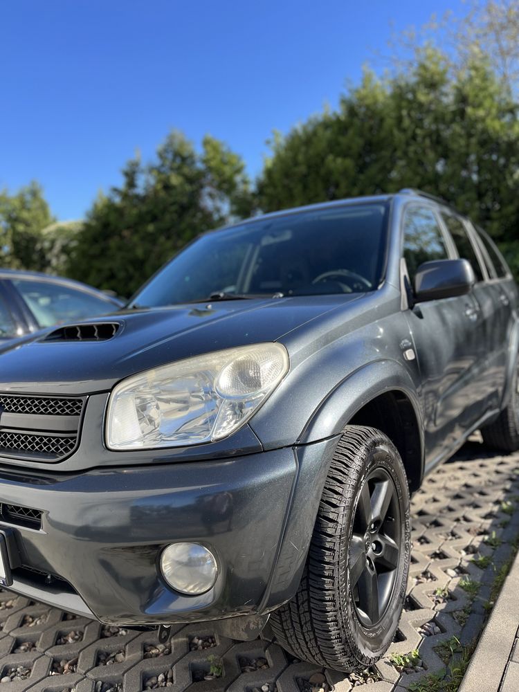 Sprzedam mega zadbaną Toyotę Rav4