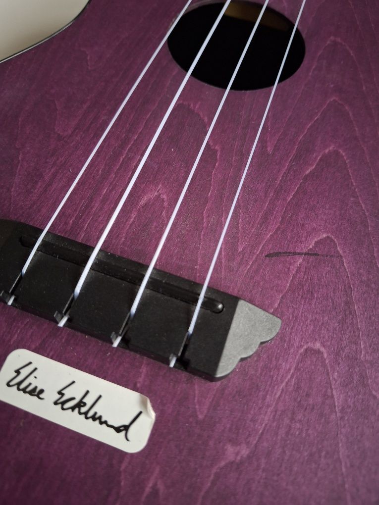 Ukulele Flight w kolorze śliwkowym, jak nowe