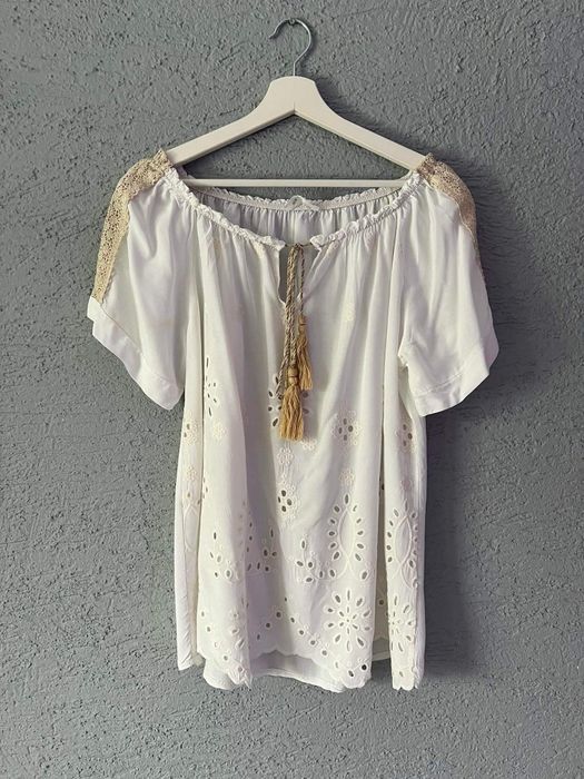 Biała bluzka z haftem rozmiar uniwersalny do 46