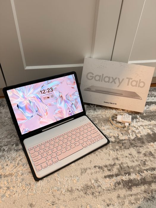 Tablet Samsung galaxy Tab s7 FE srebrny 128gb z etui klawiatura rysik