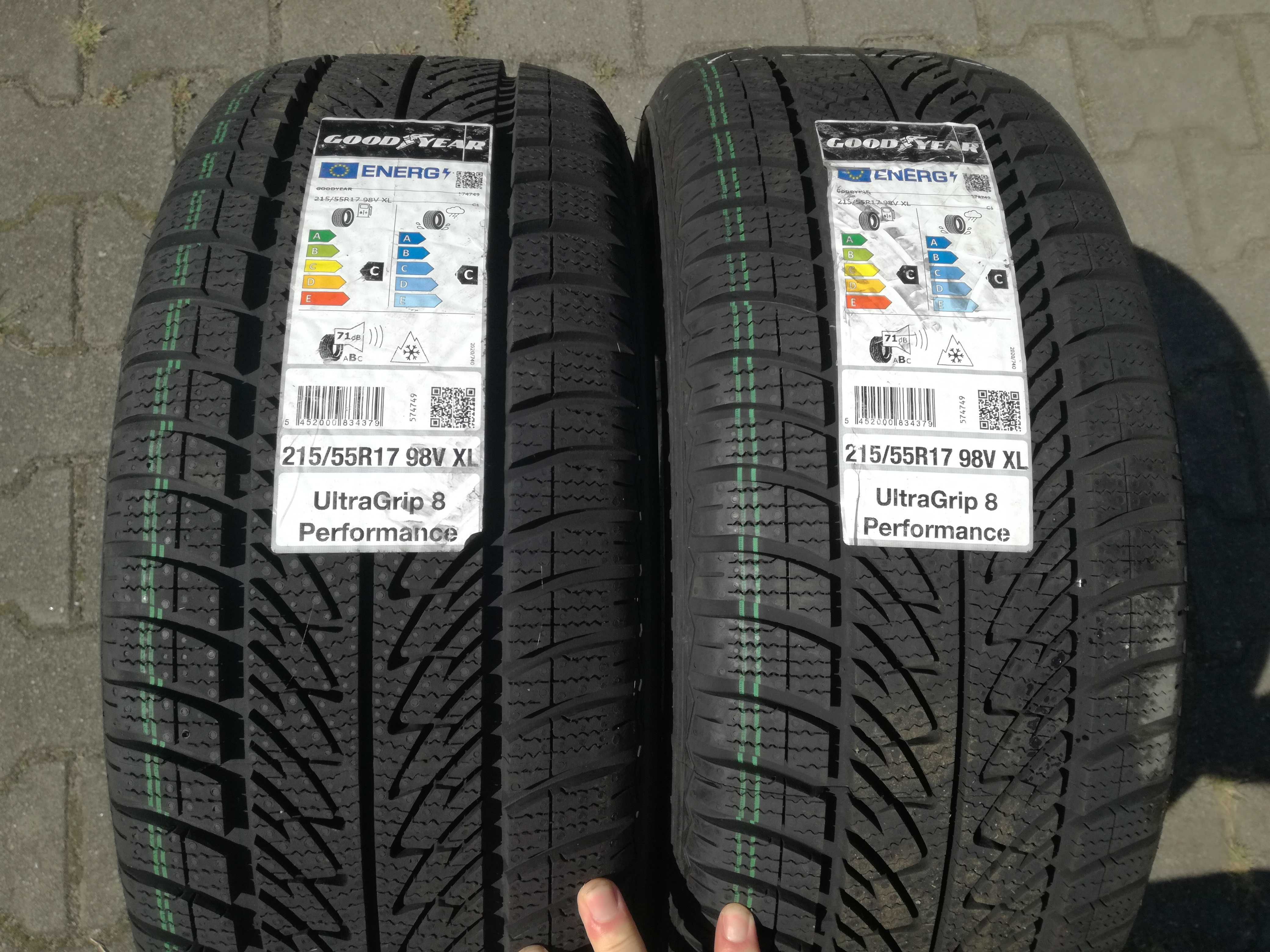 215/55R17 98V Goodyear UltraGrip 8Performance XL opony zimowe komplet