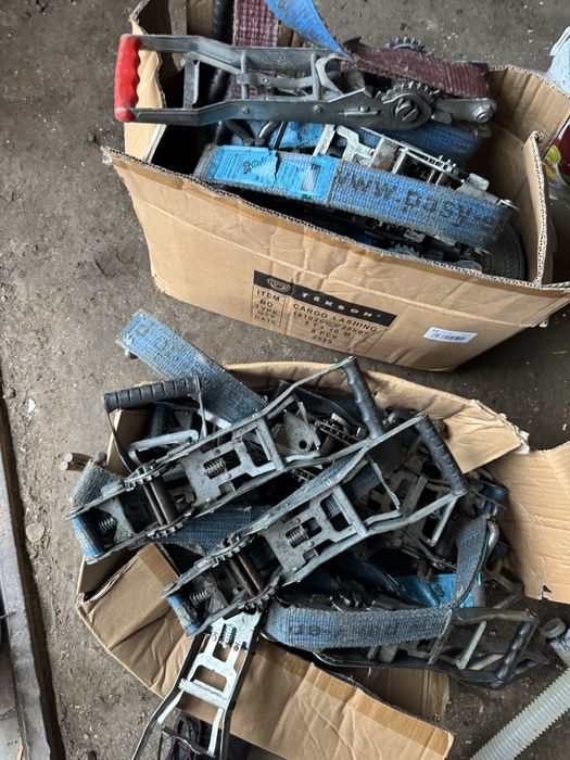 Pas transportowy z klamrą