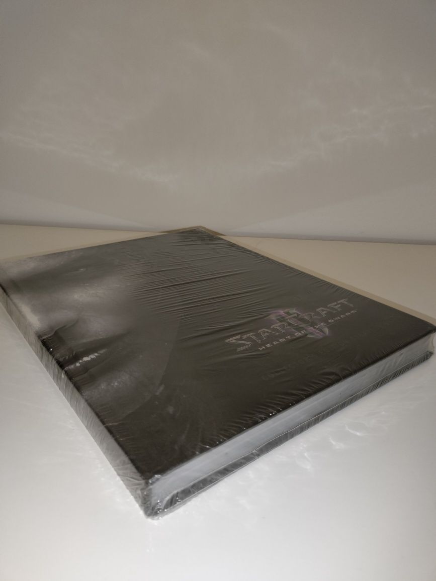 StarCraft 2 Heart of the Swarm The Official Collector's Edition Guide