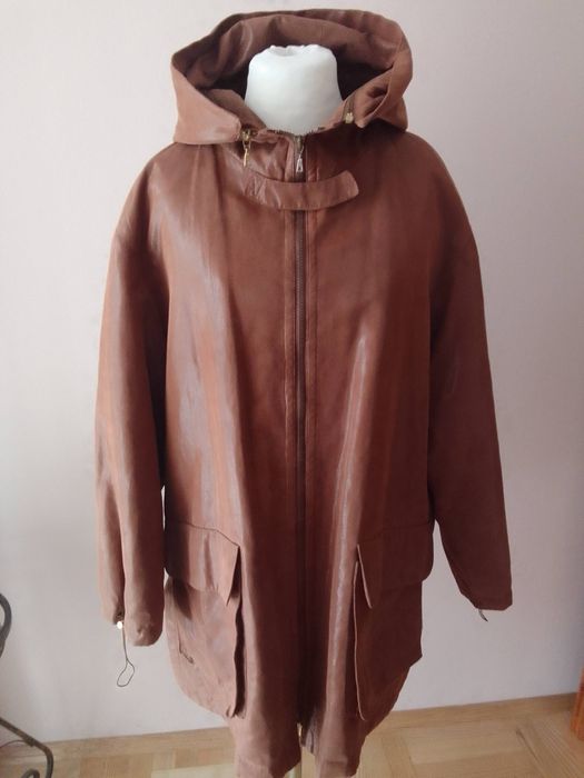 Kurtka damska wiosenna camel z kapturem 134 biust