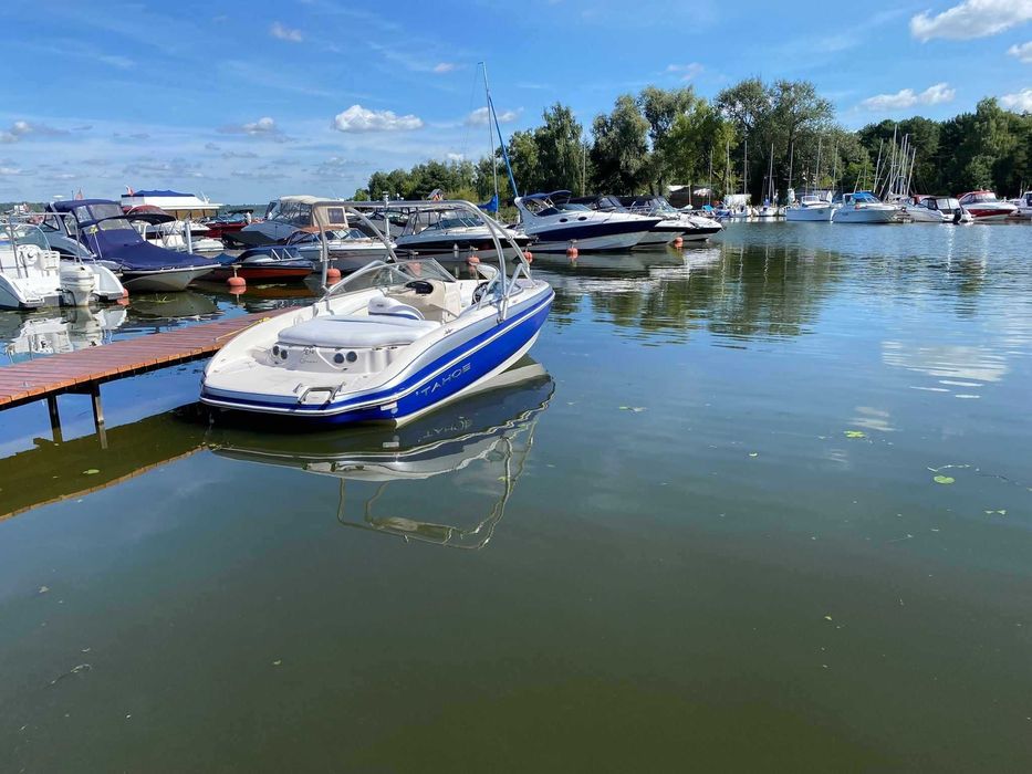 Motorówka Tahoe Q8 do sportów wodnych