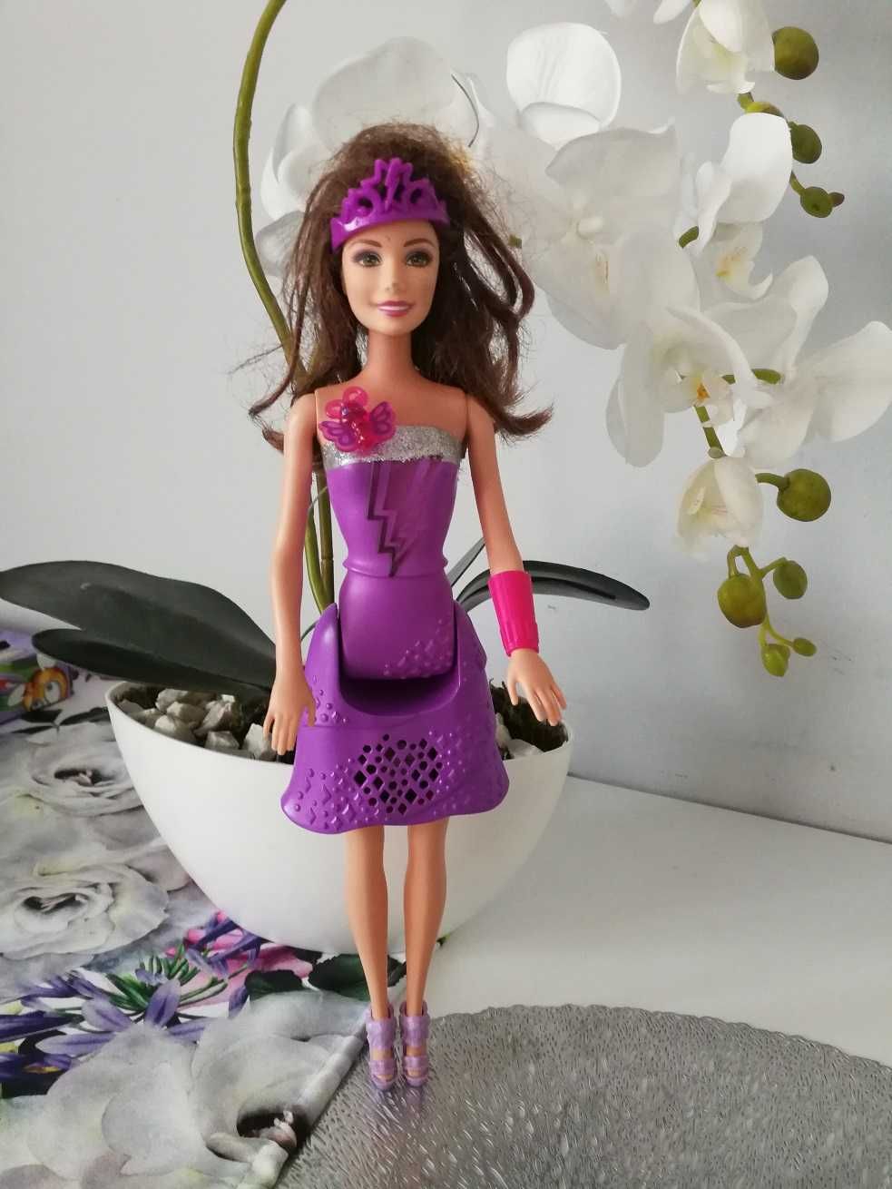 Lalka Barbie princess power Superbohaterka Mattel