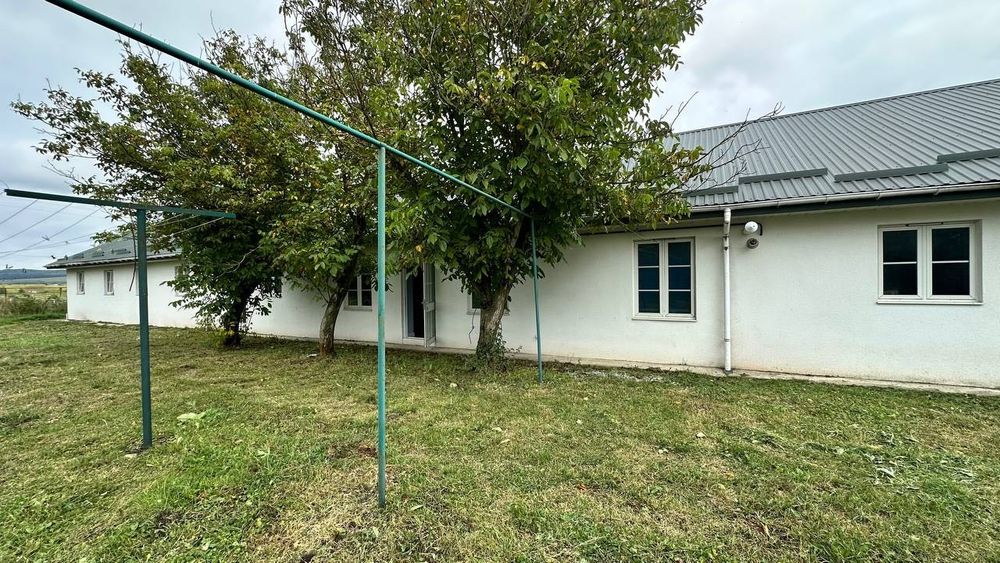 Продаж унікальної нерухомості неподалік Івано-Франківська