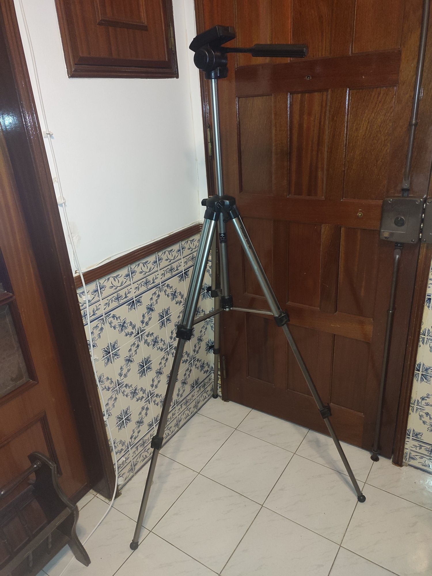 Tripé com cabeça Unomat SVA 60
