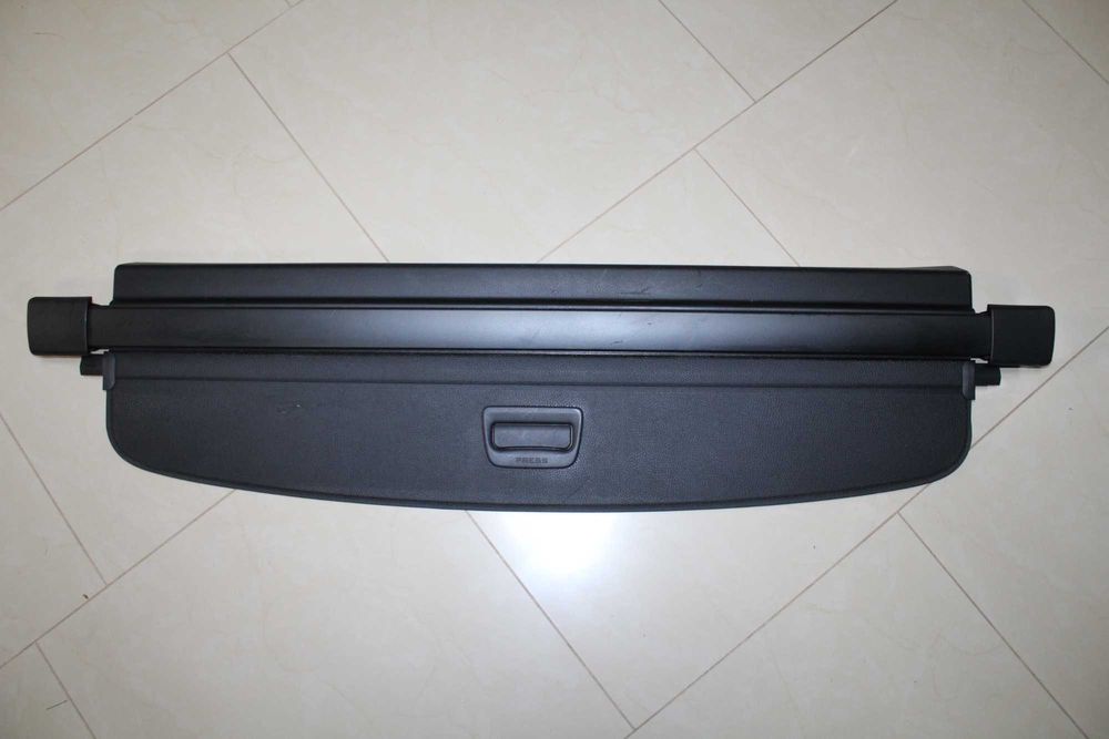 ORYGINALNA roleta bagażnika VW GOLF 7  VII kombi 2012-20 czarna  ŁADNA