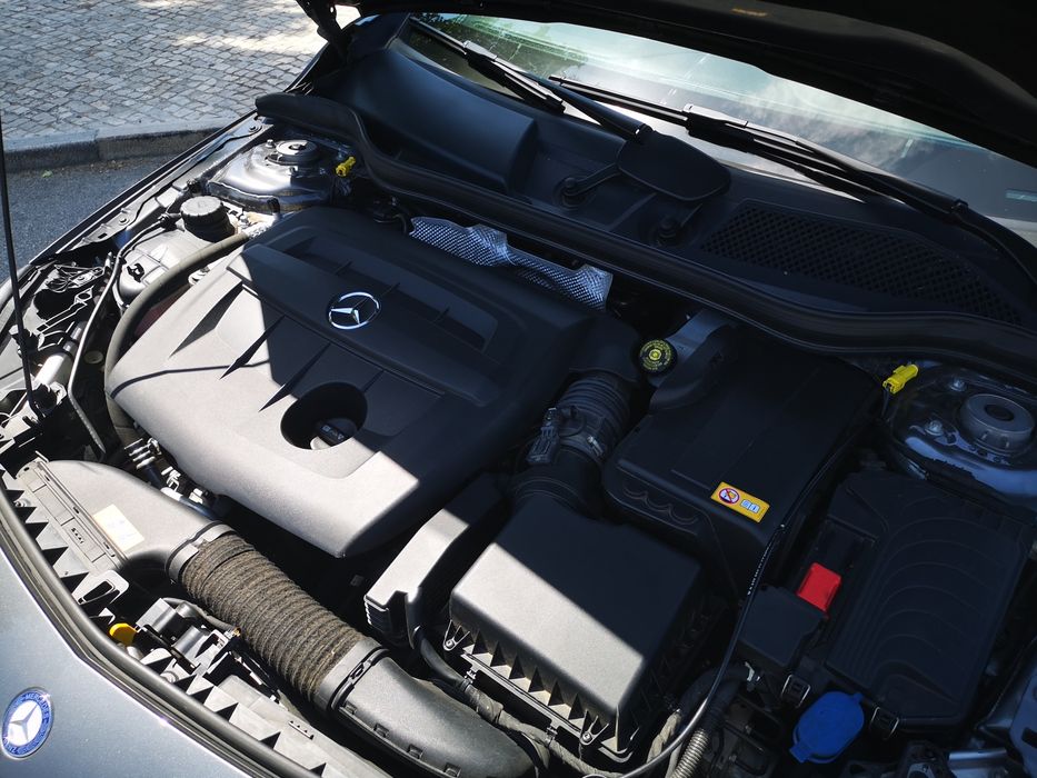 Mercedes classe A 180d cinzento Económico Gasóleo