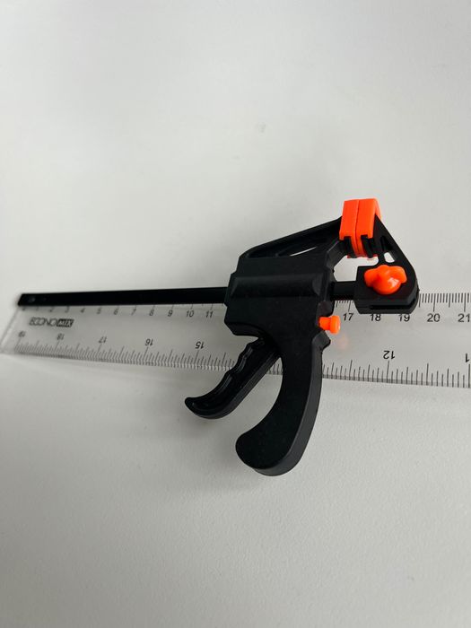 Струбцина  столярна