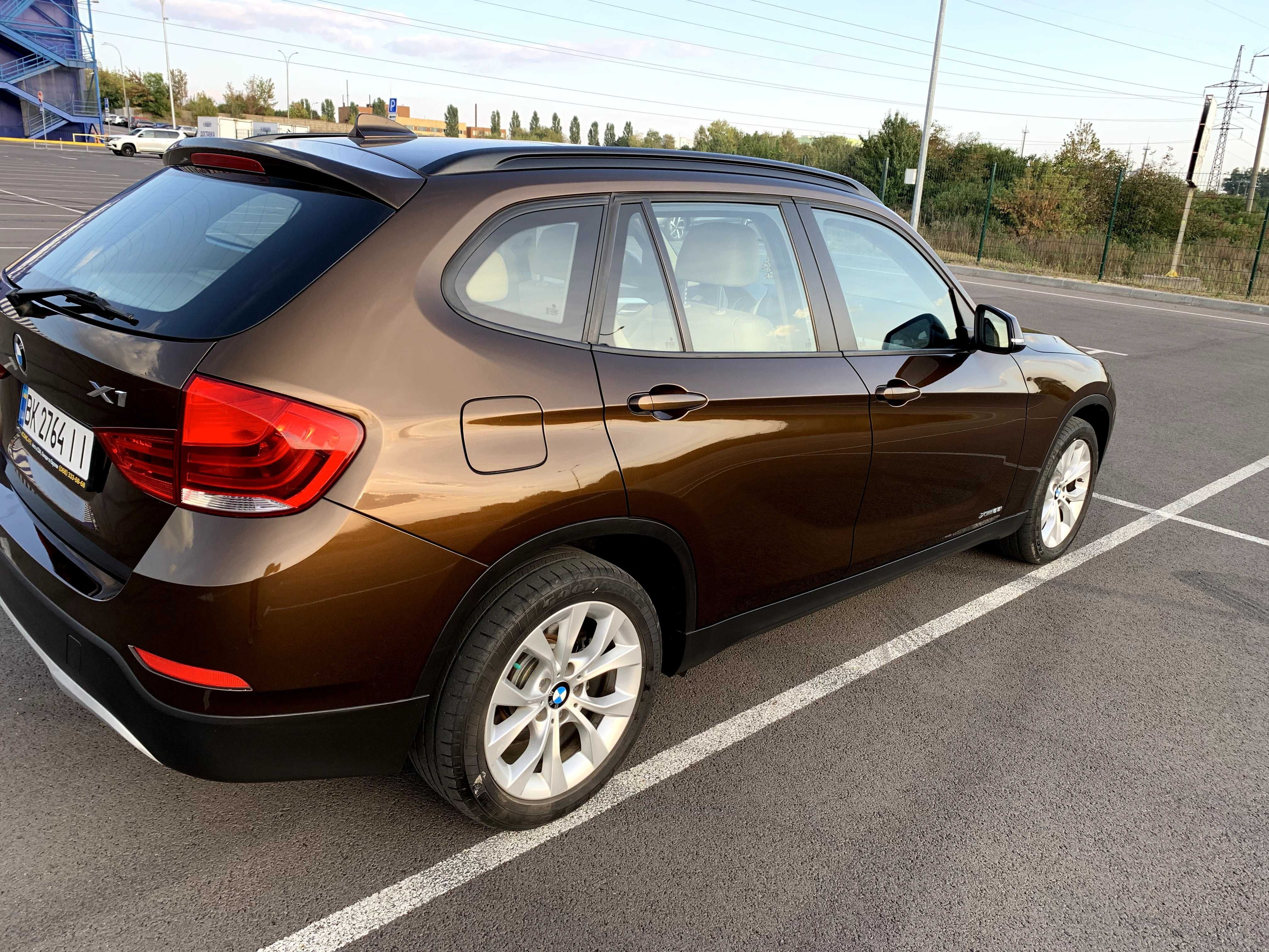 Продам авто BMW X1 машину бмв х1