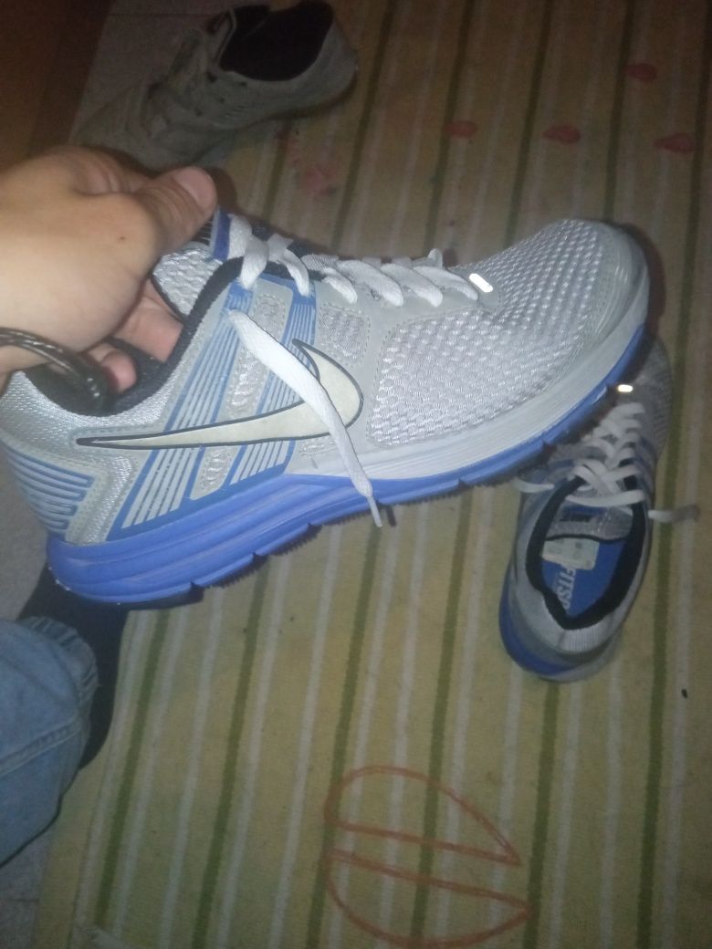 Tennis Nike tamanho 39