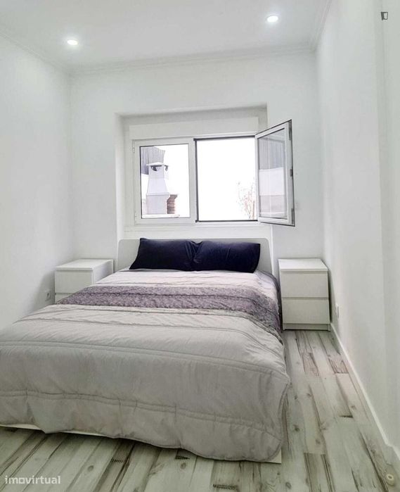 Quarto - localizado em Amadora Lisbon