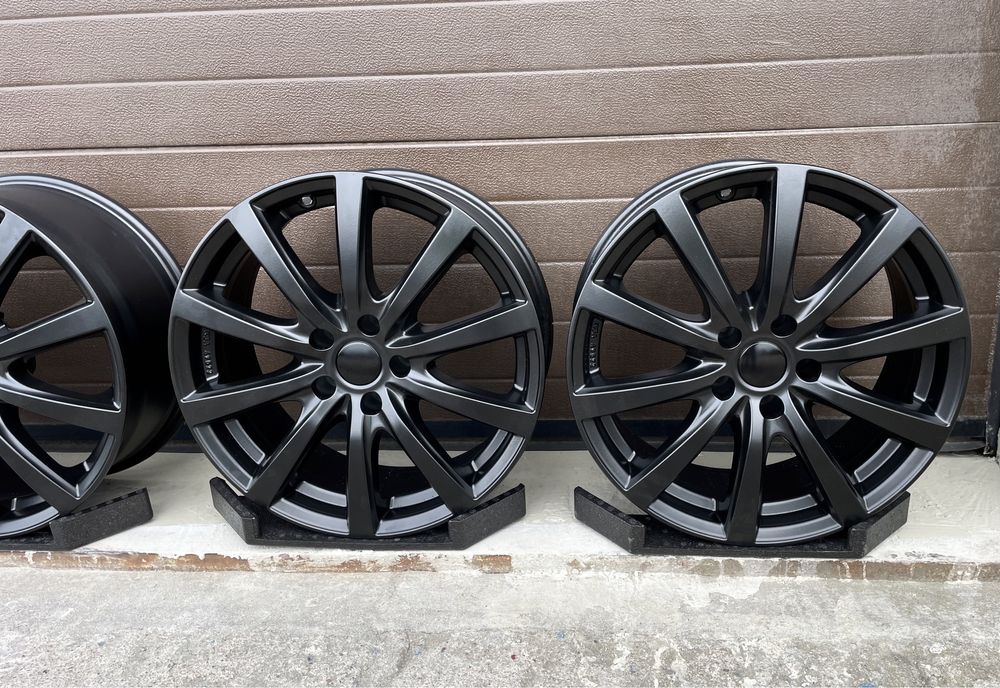4x felgi aluminiowe Czarne 5x112 r18 et35 8J Alufelgi (Audi Mercedes