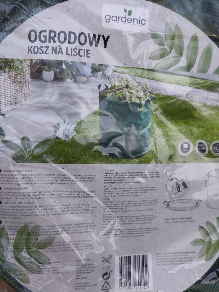 Ogrodowy kosz na liście