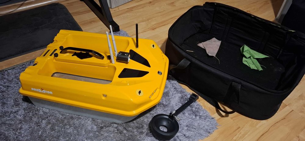 Łódka zanętowa Predator Pro Lam karpiowa