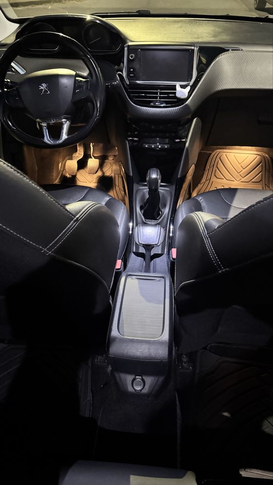 Peugeot 2008 1.2 PureTech - Allure