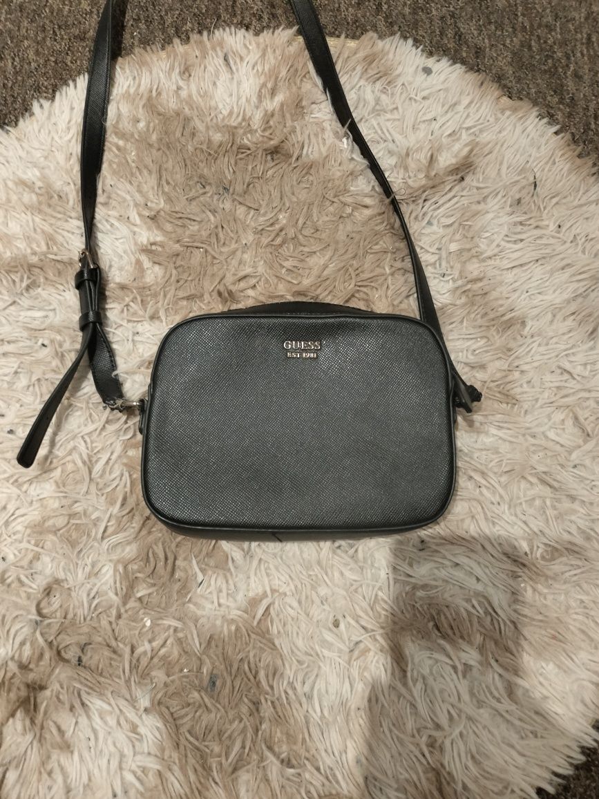 Torebka GUESS czarna