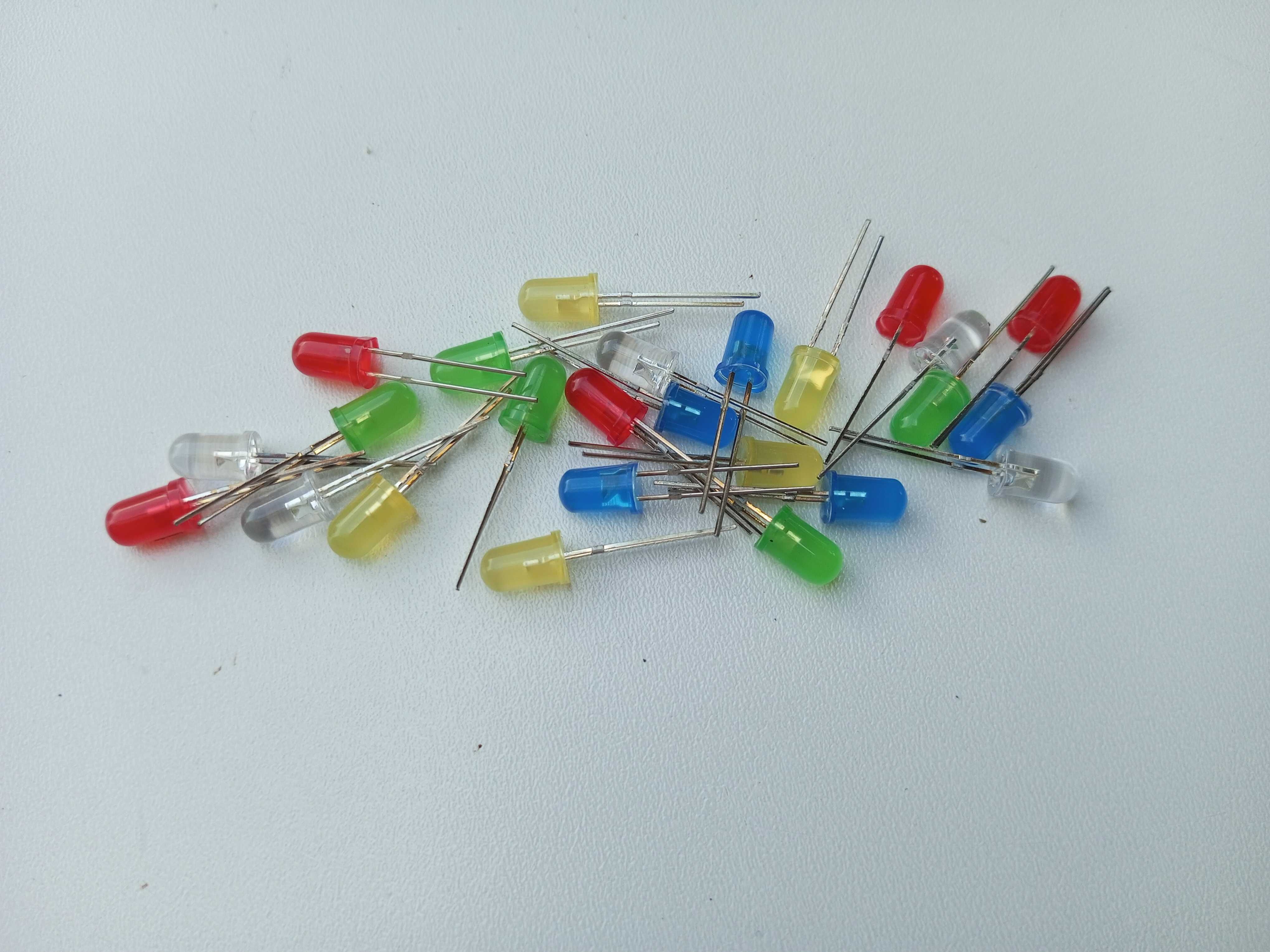 Светодиод мигающий 12V D5