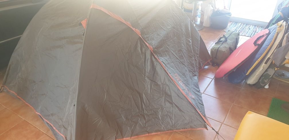 Tenda 2 pessoas como nova