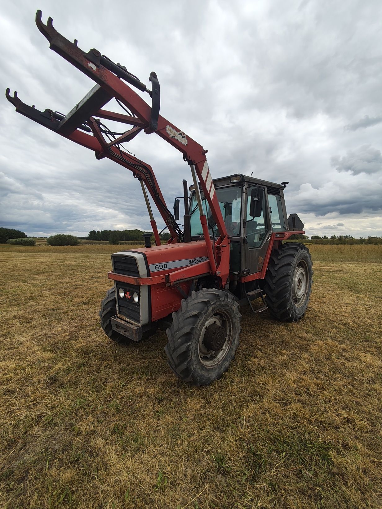 Massey Ferguson 690 MF 690 4x4