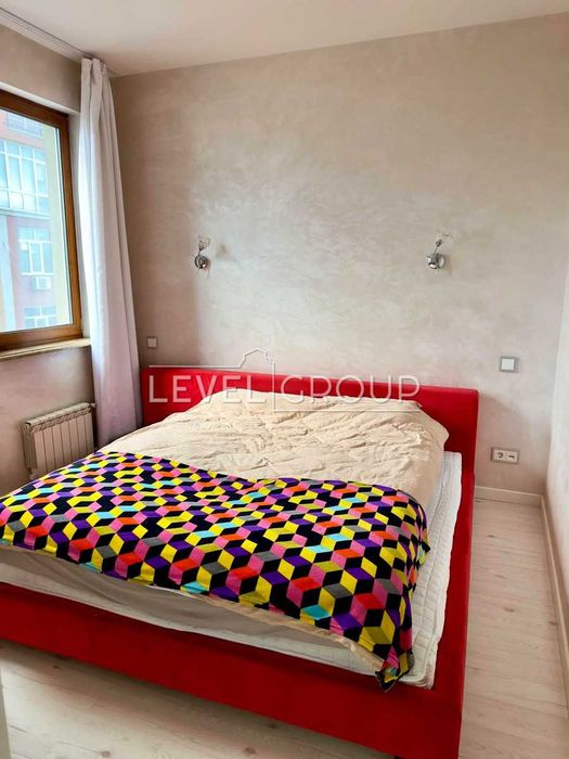 чудова квартира з паркінгом та бомбосховищем