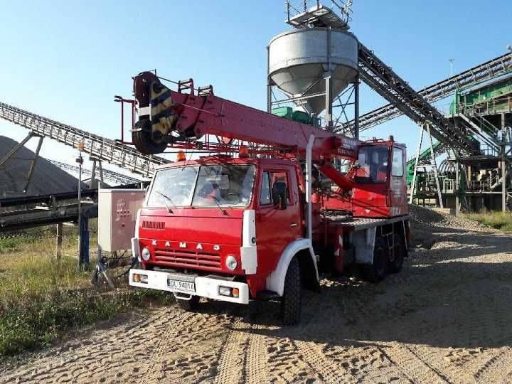 Dźwig usługi dźwigiem wynajem dźwigu żuraw 18T Legnica