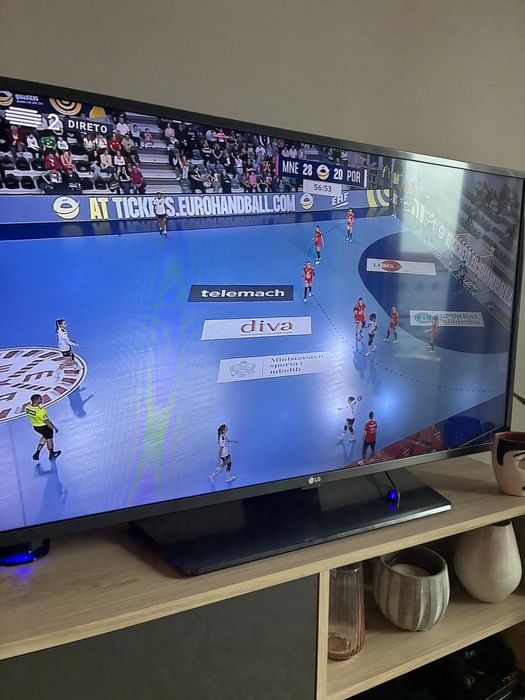 TV LED Full HD 40” - anomalia LED’s