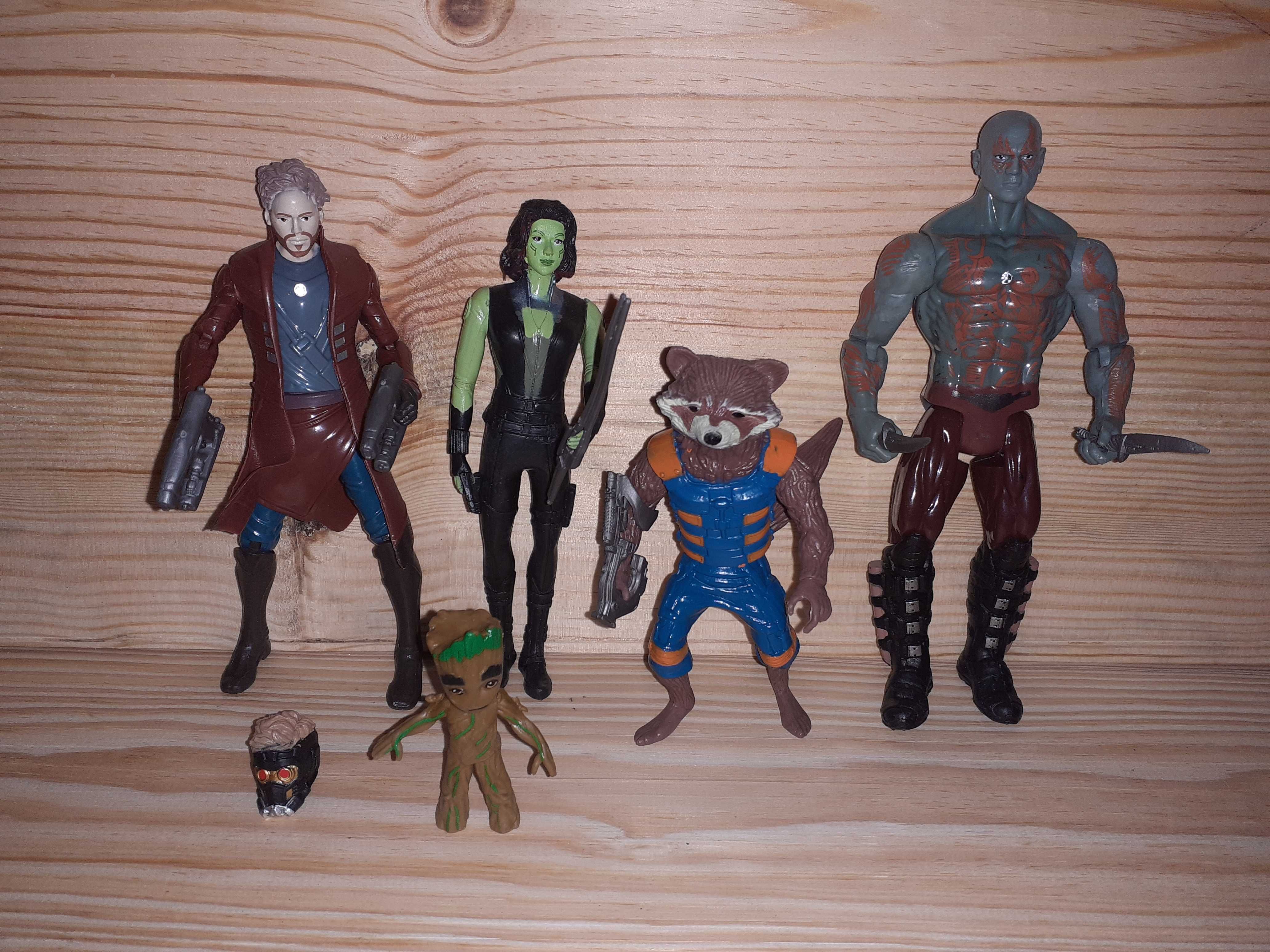 Figuras Marvel, DC, Looney Tunes e DOTA 2